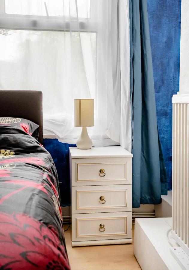 Homestay Near Tottenham Hotspur Stadium 伦敦 外观 照片