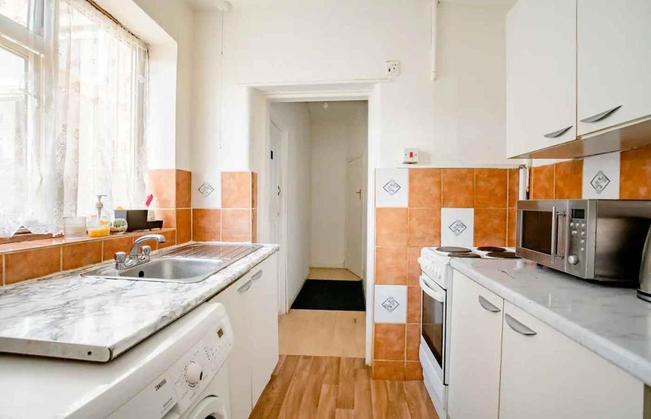 Homestay Near Tottenham Hotspur Stadium 伦敦 外观 照片