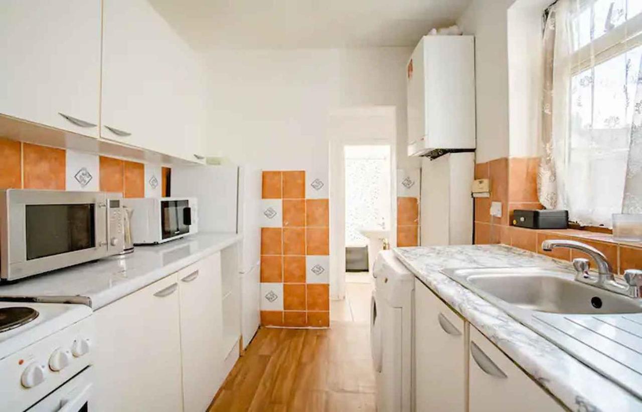Homestay Near Tottenham Hotspur Stadium 伦敦 外观 照片